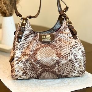 Coach Shoulder Bag - Signature Sateen in Snakeskin print